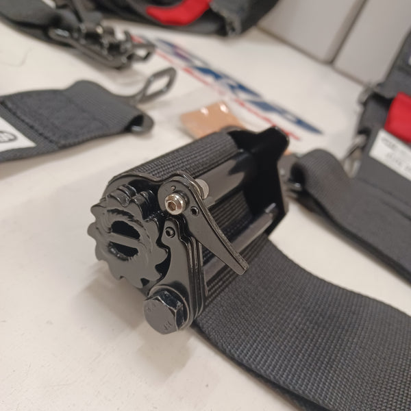 SSE 5 Point Lever Latch Race Harness 2" Shoulder Black with Ratchet